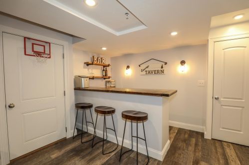 56 Stark Rd, Derry, NH 03038-4611