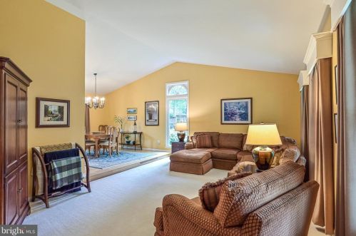 9010 Parliament Dr, Springfield VA  22015-2152 exterior