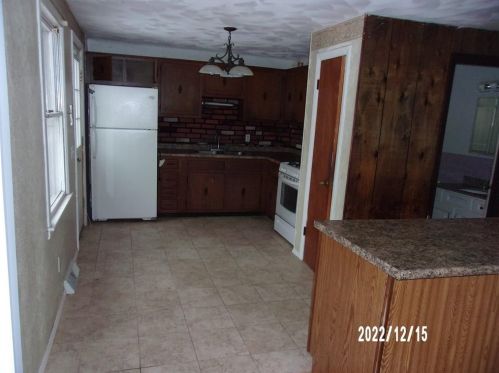 20 Vanderbilt Ter, Coventry, RI 02816-4227