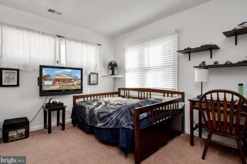 1176 Spruce Ave, Shady Side MD 20764-9562 exterior