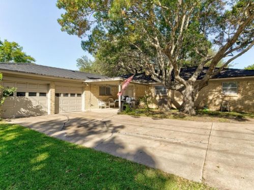 5000 Stacey Ave, Fort Worth TX  76132-1627 exterior