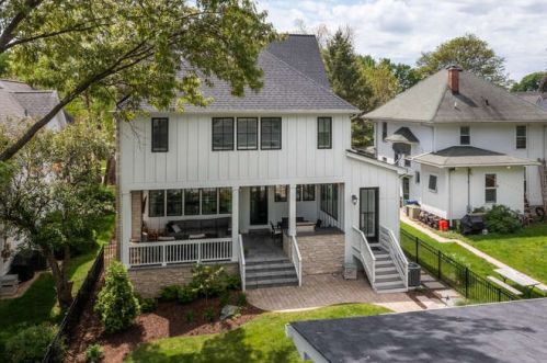 223 Douglas Ave, Naperville, IL 60540-4409