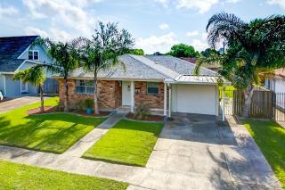745 Huckleberry Ln, Gretna LA  70056-5224 exterior