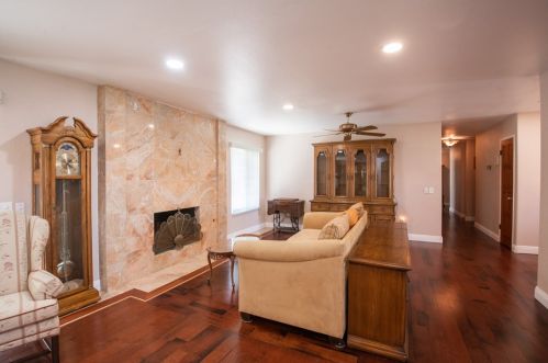 16273 Rancho Escondido Dr, Riverside CA  92506-5814 exterior