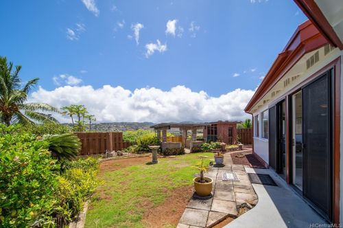 1620 Piikea St, Honolulu HI  96818-1843 exterior