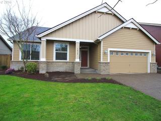 1075 Heathrow Dr, Eugene OR  97402-1585 exterior