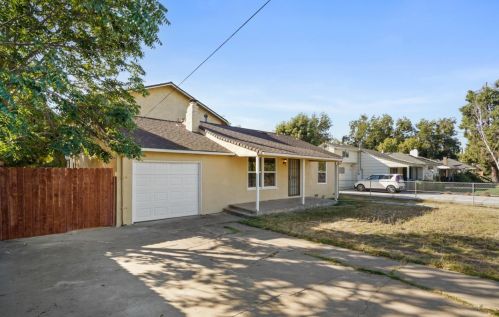 1948 Canal Dr, Stockton, CA 95204-4846