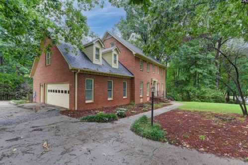 410 Carriage Lake Dr, Lexington, SC 29072-7526