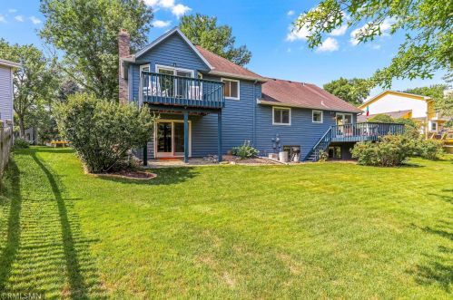 1357 Interlachen Dr, Saint Paul MN  55123-2159 exterior