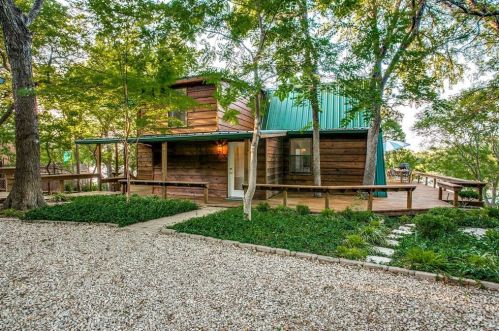 4200 Lakewood Rd, Fort Worth TX  76135-1073 exterior