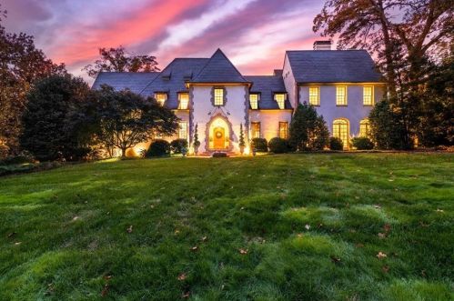 2740 Habersham Rd, Atlanta GA  30305-2938 exterior