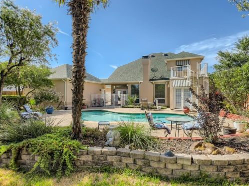 2851 Fairway Dr, Cedar Hill TX 75104-8288 exterior