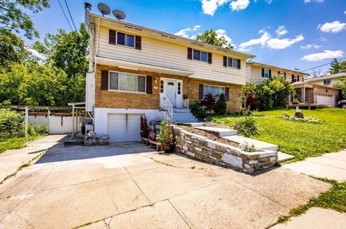 3335 Anaconda Dr, Cincinnati, OH 45211-3701
