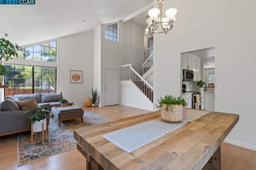 2649 Wellington Ct, Concord CA  94520-1124 exterior