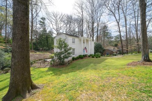 658 Edinboro Rd, Atlanta GA  30327-1214 exterior