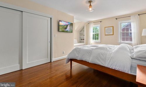 1516 Live Oak Dr, Silver Spring MD 20910-1543 exterior