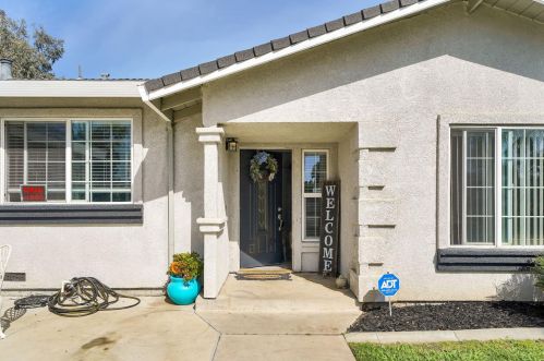 2413 Chapel Hill Cir, Stockton, CA 95209-4011