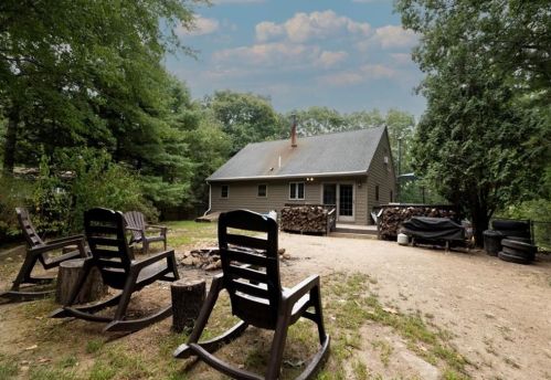 163 Gold Mine Rd, Glocester, RI 02814-1758