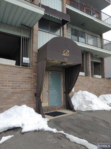 148 Undercliff Ave, Edgewater NJ  07020-1275 exterior