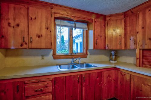 43 Shaker Rd, Gray, ME 04039-9703