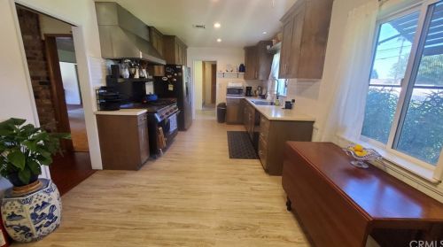 36 Mt Vernon Ave, Riverside CA  92507-1222 exterior