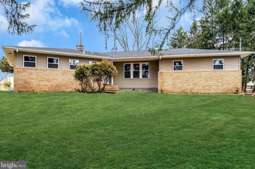 326 Shady Ln, Trenton, NJ 08619-1914