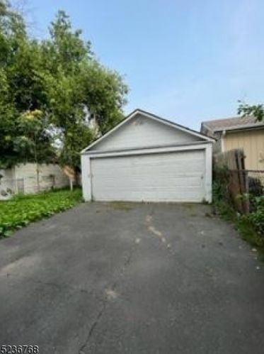 268 Vermont Ave, Irvington, NJ 07111-2614