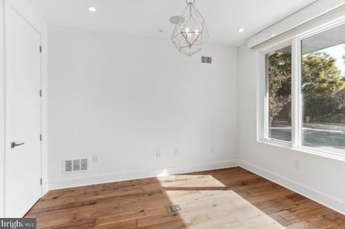 138 Front St, Philadelphia PA  19106-0020 exterior