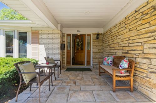 1514 Hickory Ave, Arlington Hts, IL 60004-4042