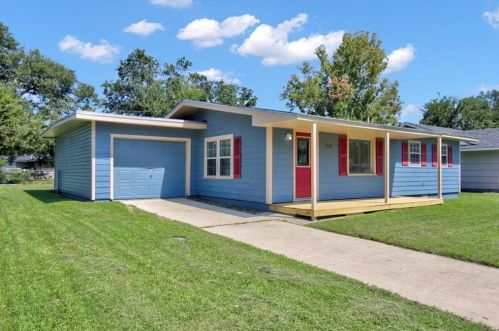 310 Camellia Ave, Orange, TX 77630-4647