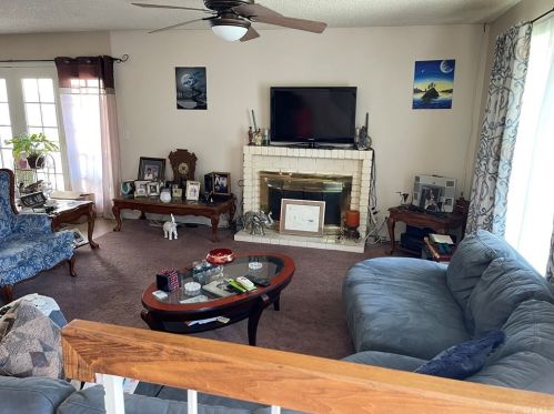 986 Lamark Ln, Anaheim, CA 92802-3422
