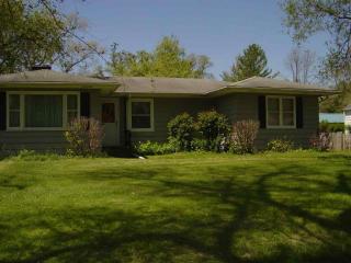 3709 Navaho Ave, Rockford, IL 61102-4261