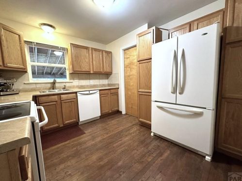 301 Kenwood Dr, Pueblo CO  81004-1623 exterior