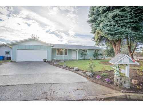 511 69th St, Vancouver, WA 98665-8451