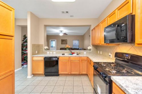 843 Honeysuckle Vine Dr, Richmond TX 77469-4800 exterior