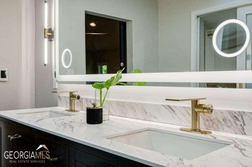 620 Colebrook Ct, Atlanta GA  30327-4710 exterior