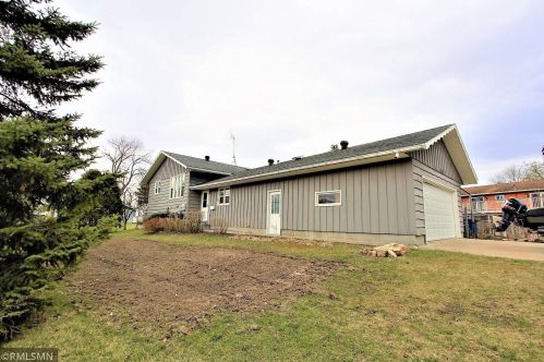 127 Motel Ave, Red Wing, MN 55066-1435