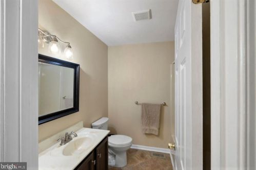 512 Poplar St, Hanover PA 17331-4928 exterior