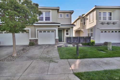 5043 Lakeshore Dr, Fairfield, CA 94534-4211