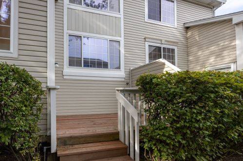 6382 Nugget Cir, Hanover Park, IL 60133-4944