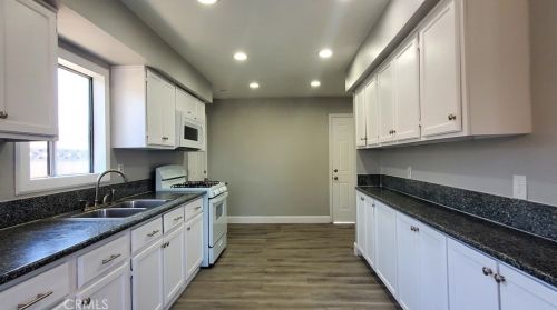 523 Hampton St, Anaheim, CA 92801-5006