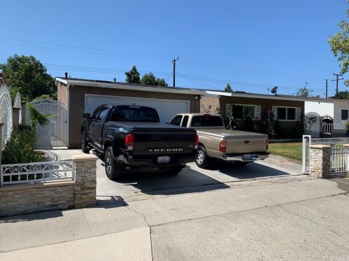 2402 Mark St, Santa Ana, CA 92703-4219