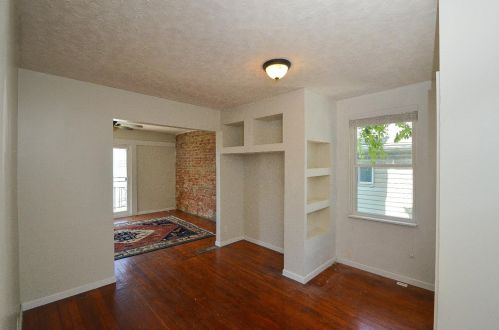 206 Hastings St, Cincinnati OH 45219-1420 exterior