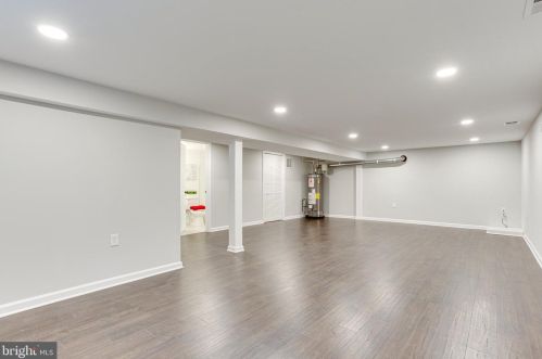 114 Williamsburg Dr, Silver Spring MD 20901-2728 exterior