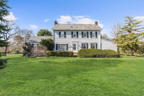 19 Tilton Rd, Middletown, NJ 07748-3715