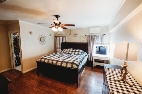 800 Morgan St, Angleton TX 77515-4722 exterior