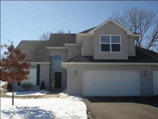 2021 National Sewing Ave, Belvidere, IL 61008-9103
