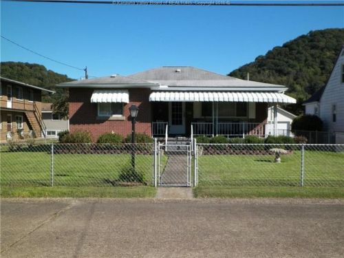 3418 Lee Ave, Diamond, WV 25015-1037