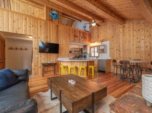 13584 Moraine Rd, Truckee CA  96161-3837 exterior