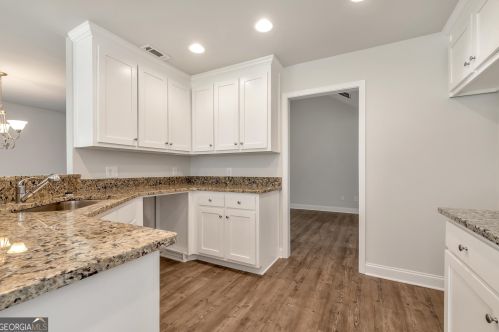 530 Belmont Park Dr, Commerce, GA 30529-8511